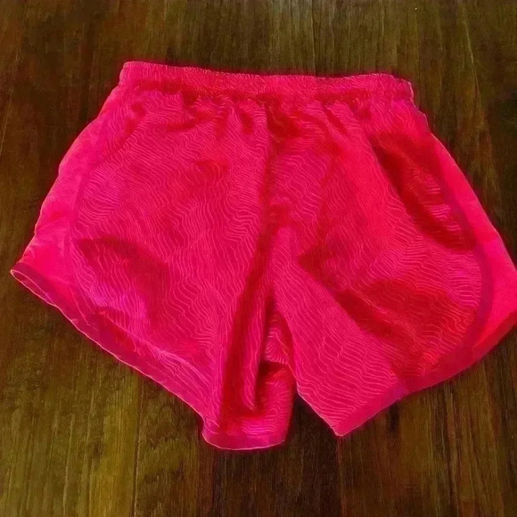 Kids Nike Shorts - Picture 2 of 3